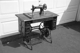 1920's manual sewing machine